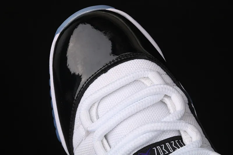 All categories Air Jordan Jordan series basketball shoes Air Jordan 11 X version Air Jordan 11 Low "Concord" AJ11 Joe 11 white and black genuine carbon 528895-153